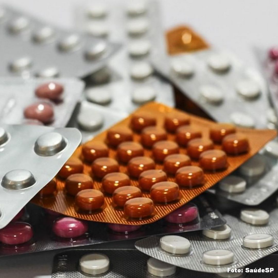 ? Medicamentos estão quase 5% mais caros após autorização do governo