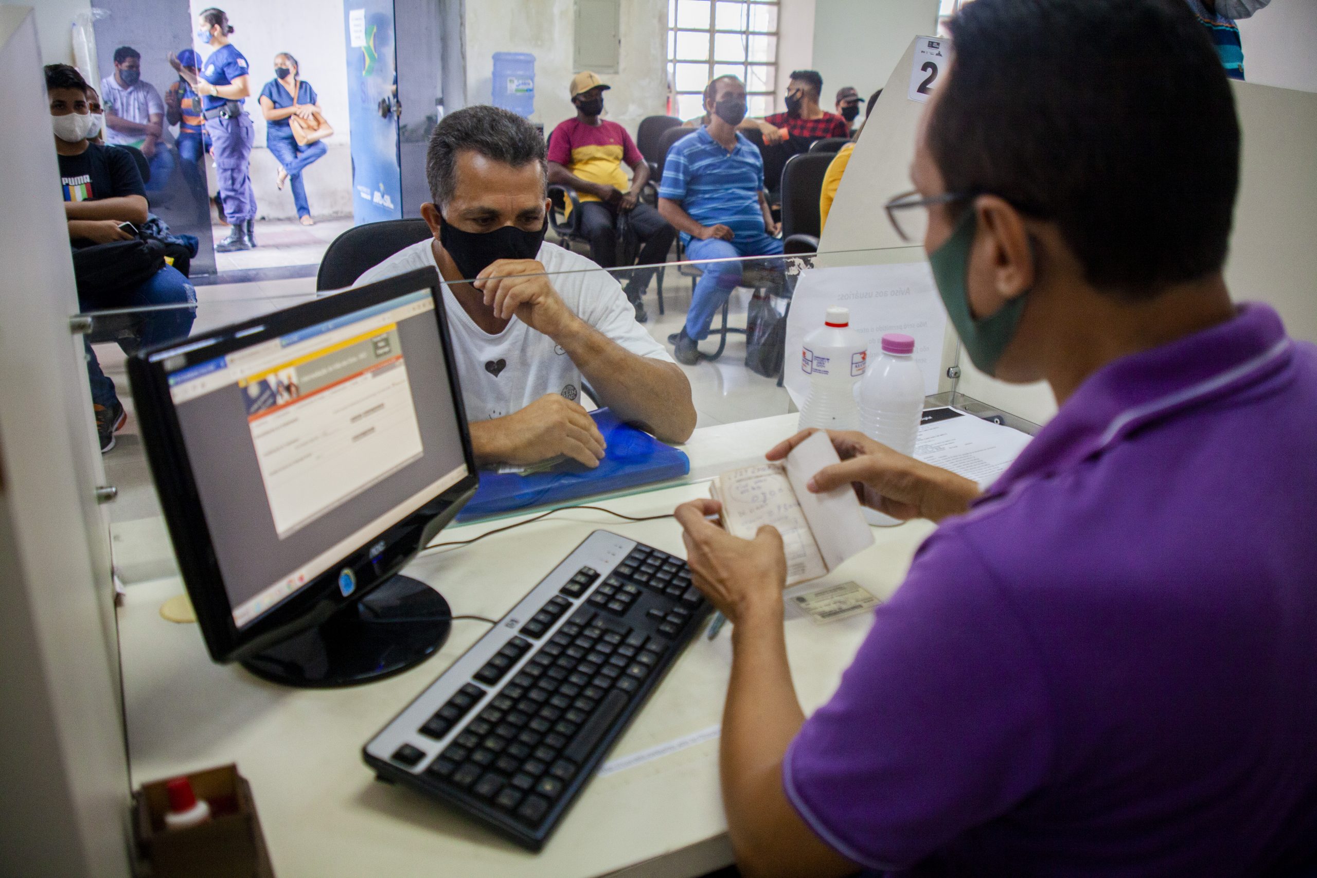? Mais de 200 vagas de emprego estão sendo ofertadas em cinco cidades da Paraíba