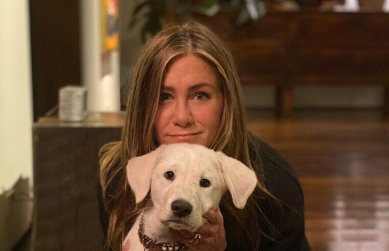 ? Jennifer Aniston revela que cortou relações com pessoas que se recusaram a se vacinar