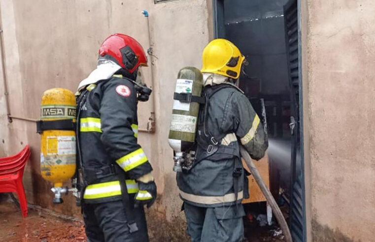 ??? Incêndio em residencia de Cajazeiras deixa uma idosa morta e sua irmã ferida