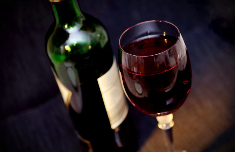 🍷 De Alzheimer a diabetes e acne, novos estudos mostram os benefícios do consumo do vinho