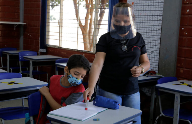 ?‍? Pandemia impõe tarefas extras e professores se superam para garantir qualidade de ensino