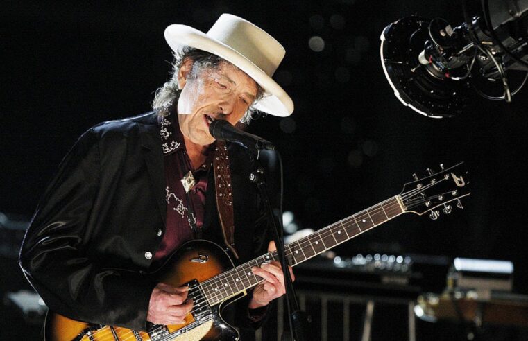 ? Aos 80 anos, Bob Dylan abre em novembro turnê mundial que segue até 2024