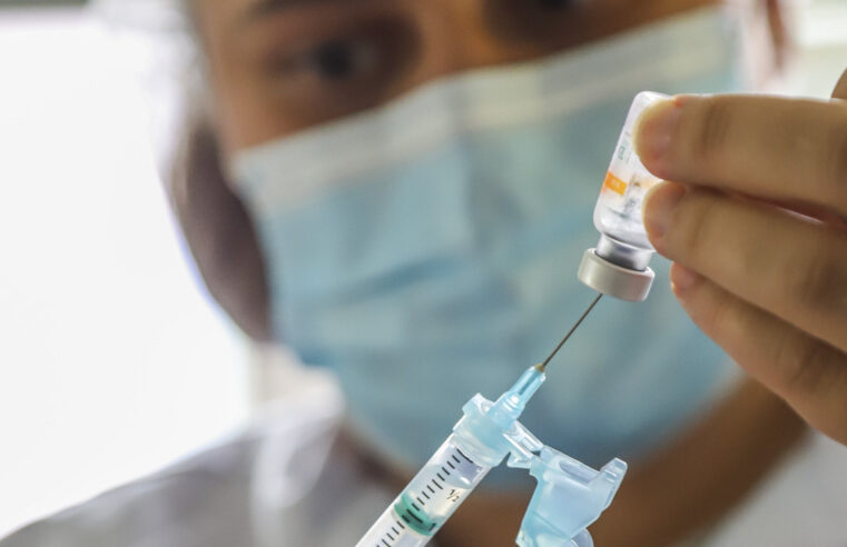 💉 Ministério da Saúde reduz de 5 para 4 meses o intervalo da dose de reforço da vacina contra Covid