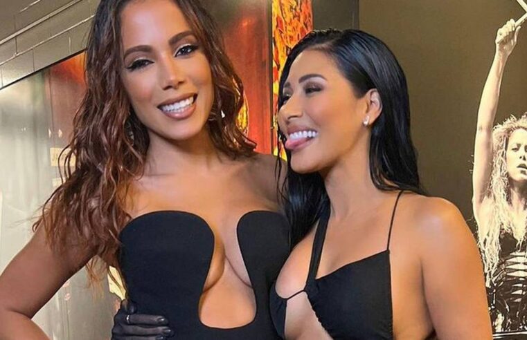 ✨ Anitta e Simaria posam juntas em premiação nos Estados Unidos e selam a paz