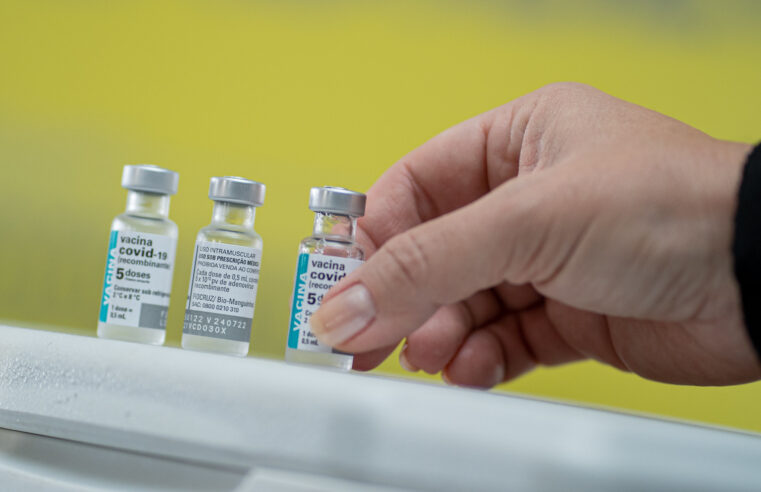 ? Brasil aplica, pela 1ª vez, dose de vacina contra a covid-19 com produção 100% nacional