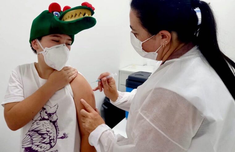 ? Brasil não registrou mortes de crianças ou adolescentes relacionadas à vacina da Covid