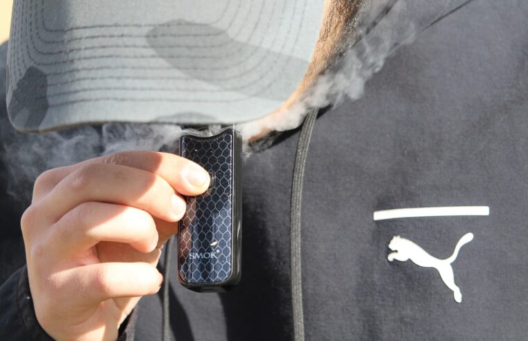 ?​ 1 a cada 5 jovens de 18 a 24 anos usa cigarros eletrônicos no Brasil, revela pesquisa