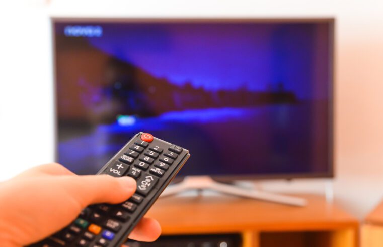 ? TV por assinatura perde menos assinantes em 2022 do que no ano passado