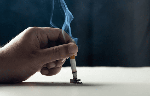 🚭 Nova Zelândia aprova 1ª lei no mundo que proíbe cigarros para pessoas nascidas a partir de 2009
