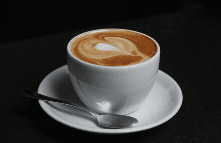 ☕️ Café com leite pode ser um aliado no combate a inflamações, sugere estudo