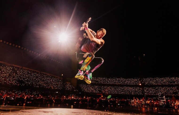 🤑 Coldplay arrecadou mais de R$ 200 milhões com shows no Brasil, mostra levantamento