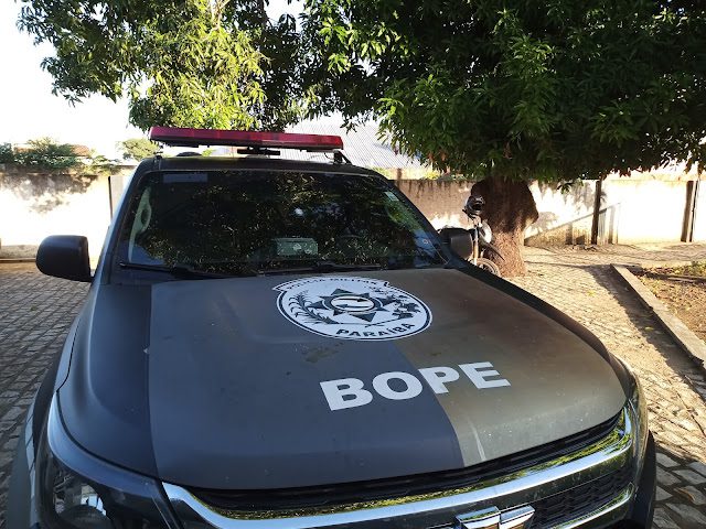 🚨 Cajazeiras tem final de semana com polícia recebida a tiros e assassinato em bar; VÍDEO