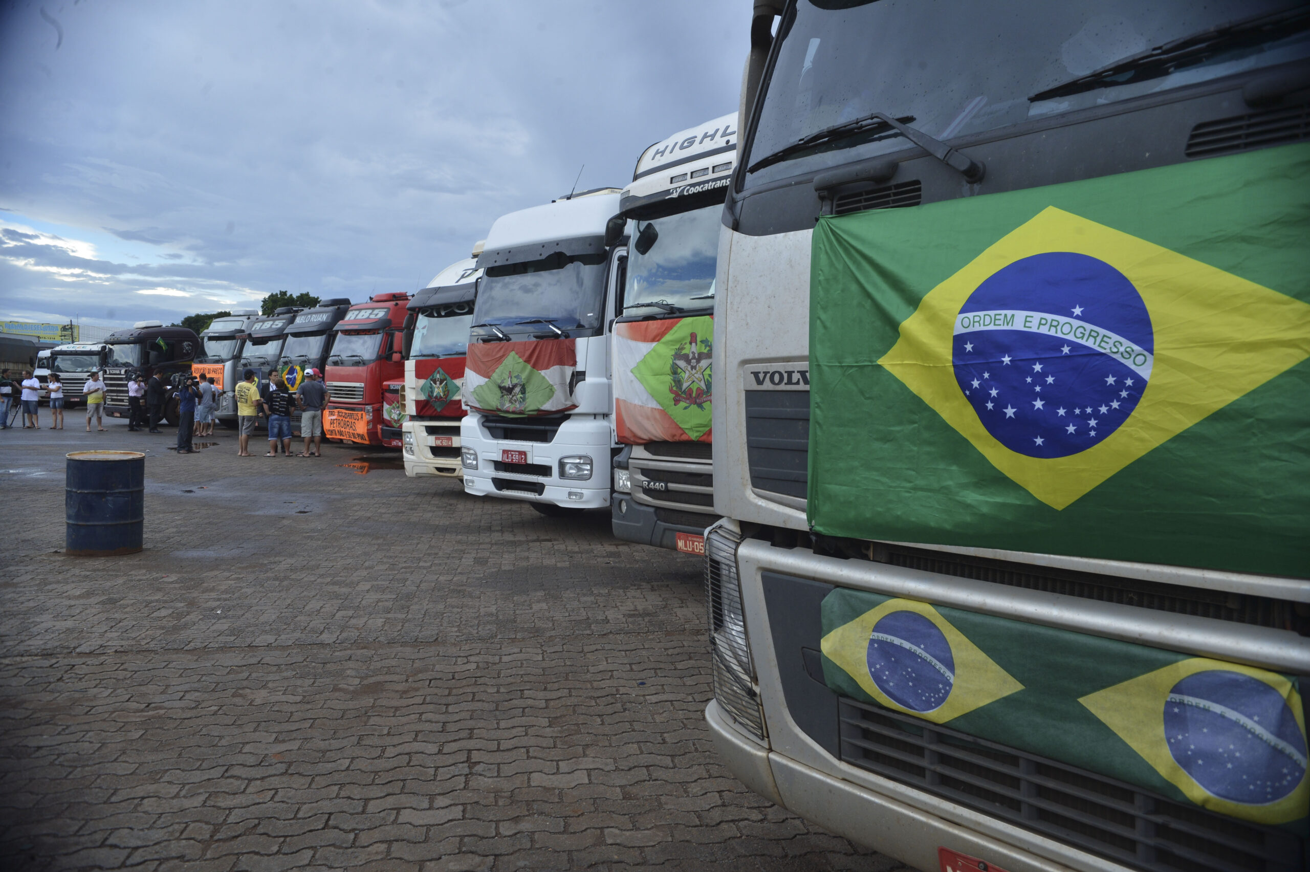 🚛 CGU vê pagamento indevido de R$ 2 bilhões no governo Bolsonaro a taxistas e caminhoneiros