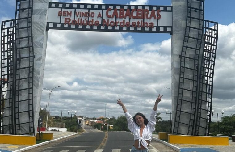 😍💓 Atriz Isis Valverde publica foto em cidade paraibana e se declara para o Nordeste