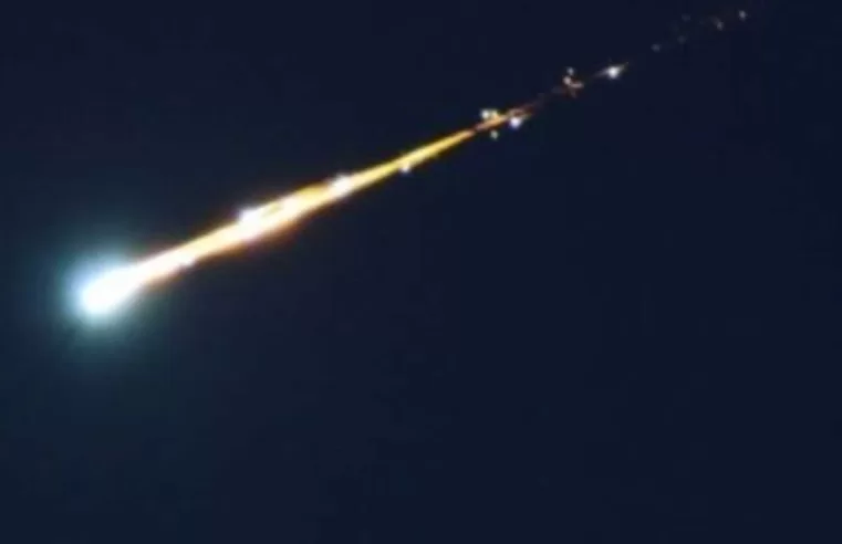 |☄️ VÍDEO: Bola de fogo que foi vista no céu do Nordeste é lixo espacial de foguete chinês