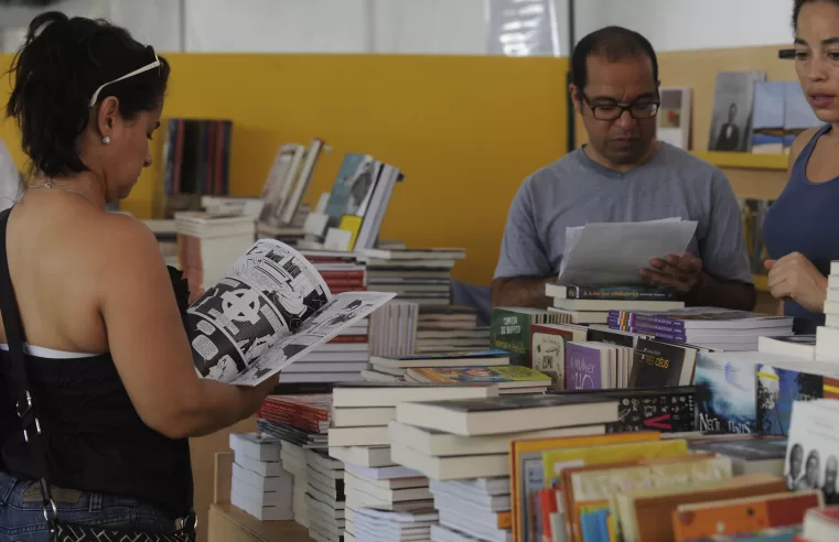|📕📚 Estudo aponta que o Brasil tem aproximadamente 25 milhões de compradores de livros