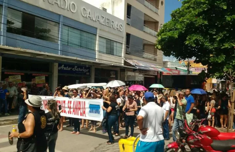 |✊✊🏿 Servidores municipais da Saúde de Cajazeiras paralisam cobrando os salários atrasados