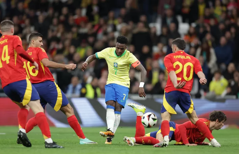 |🇧🇷 Com pênaltis polêmicos, Seleção Brasileira empata em 3 a 3 com Espanha em amistoso