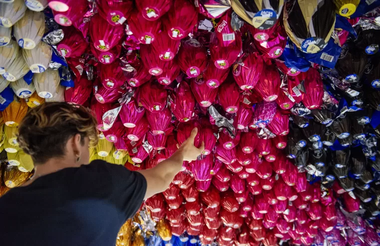 |🍫 Consumidores brasileiros reduzem gastos em chocolates para este período de Páscoa