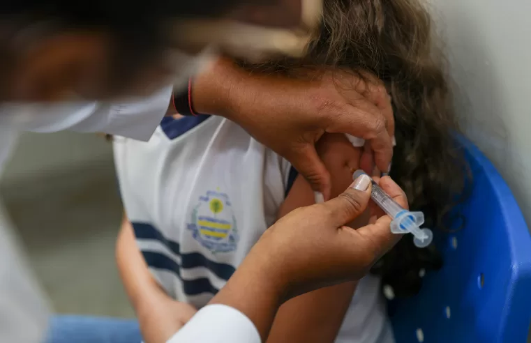 |💉 Escolas recebem ação que promove atualização na vacinação de crianças e adolescentes
