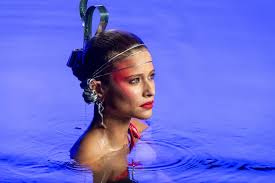 |🫶😍 Releitura da abertura do Fantástico terá a atriz paraibana Isadora Cruz saindo da água