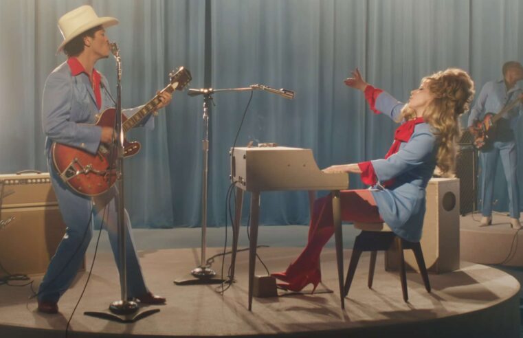 |🎵⏯ Feat de Lady Gaga e Bruno Mars supera marca de 1 bilhão de visualizações no YouTube