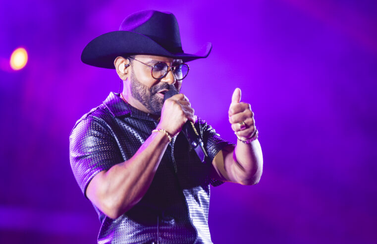 |🎦 ASSISTA VÍDEO: Cantor Pablo se revolta e xinga fã durante show de São João no Nordeste