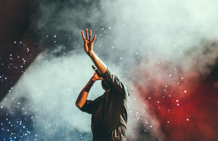 |🚓 Show de artista de brega funk é cancelado após apresentação na PB com morte e esfaqueados