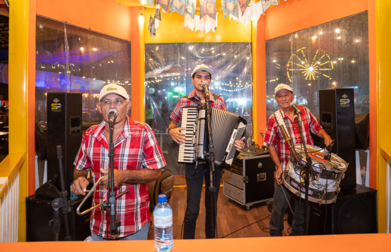 |🎹🇫🇷 Delegação com artistas do NE desembarca na França para celebrar a cultura do Forró de Raiz