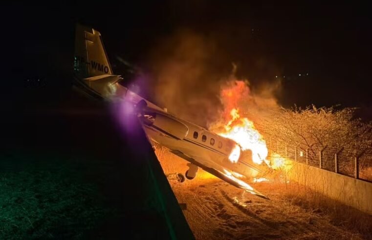 |🎦 VÍDEO: Avião com cantor Rey Vaqueiro pega fogo após sair de pista no Rio Grande do Norte