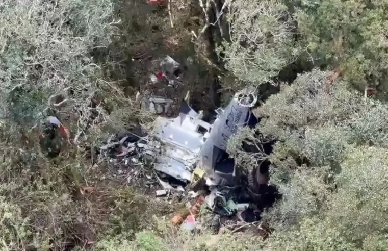 |🥀 Equipes encontram destroços de helicóptero e tentam retirar os corpos de Rick e outros ocupantes