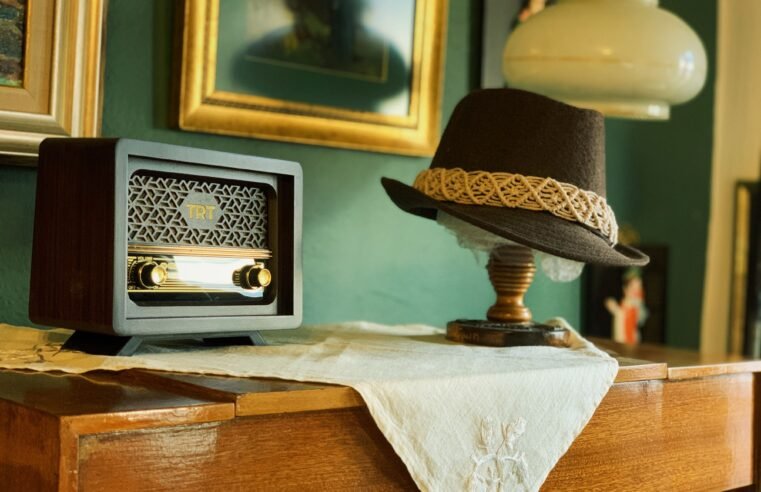 |📻 Nas ondas do autoritarismo: como o rádio foi instrumento de disputa política no Brasil